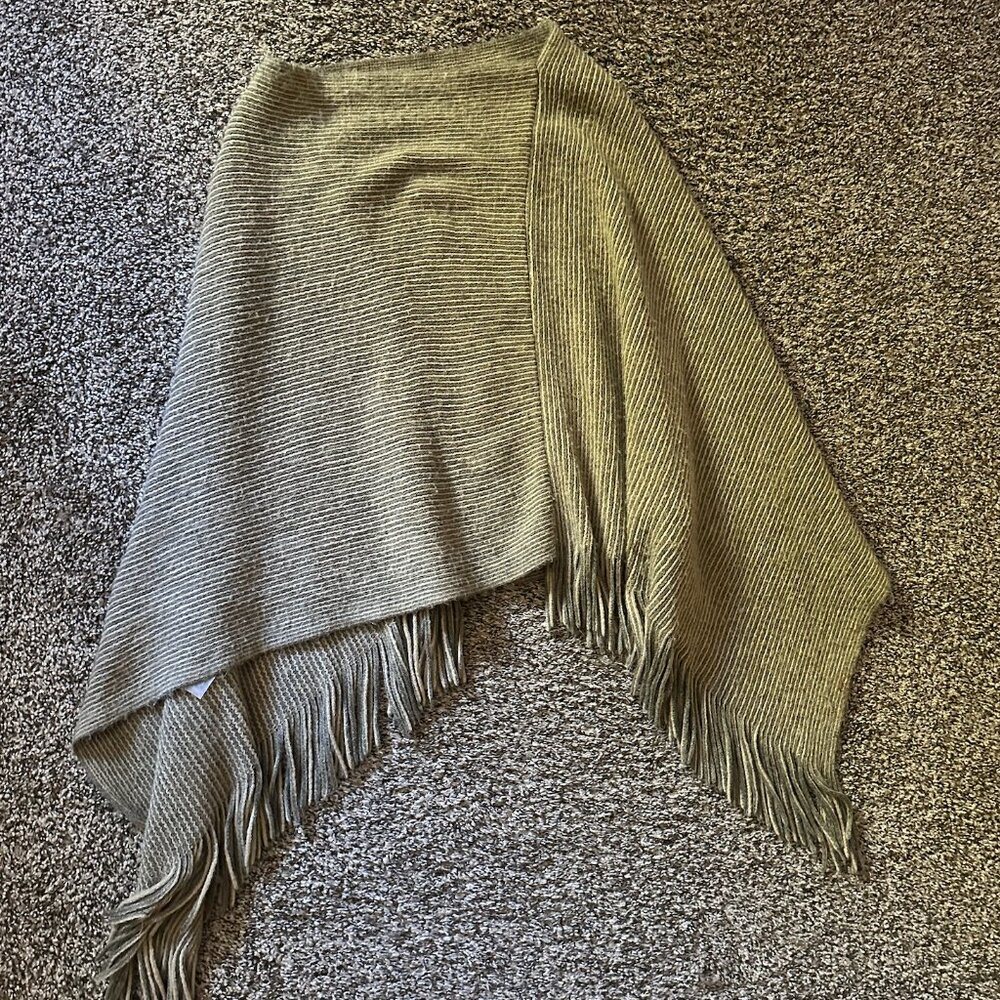 Crosstree Lane boutique striped poncho (Onesize)